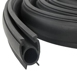 vidaXL Těsněn&iacute; gar&aacute;žov&yacute;ch dveř&iacute; Čern&aacute; 41 x 33 mm 2,5 m PVC