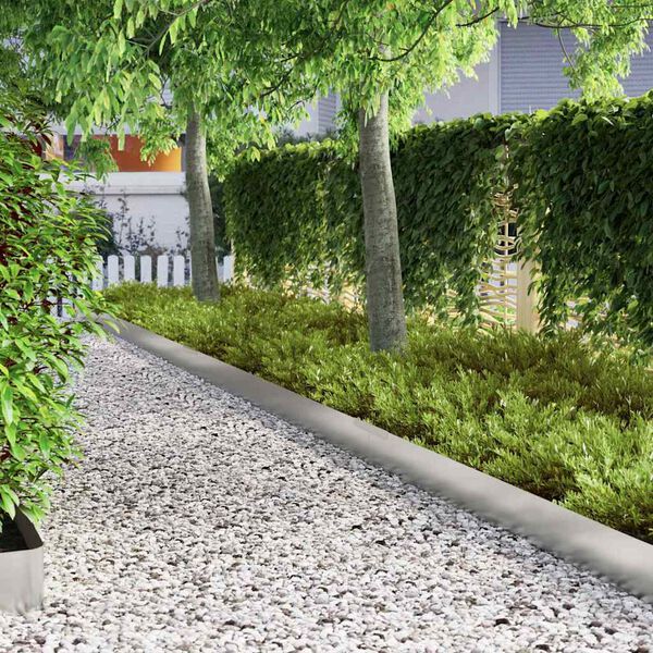 vidaXL Okraj tr&aacute;vn&iacute;ku Stř&iacute;brn&aacute; 450 x 0,05 x 15 cm Pozinkovan&aacute; ocel