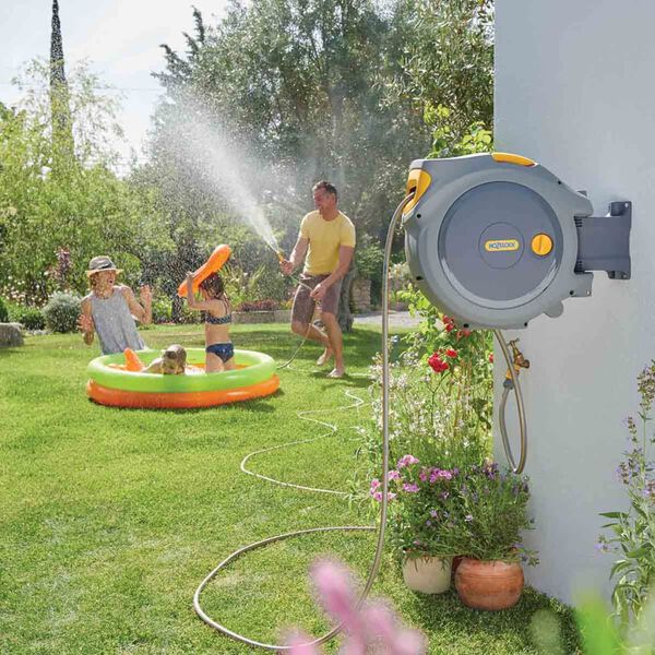 Hozelock Nástěnný hadicový naviják s 30m hadicí Auto Reel