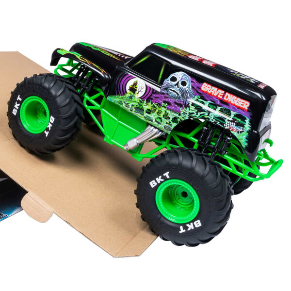Monster Jam Ter&eacute;nn&iacute; auto Grave Digger s d&aacute;lkov&yacute;m ovl&aacute;d&aacute;n&iacute;m 1:15