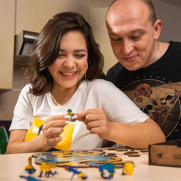 UNIDRAGON 183d&iacute;ln&eacute; dřevěn&eacute; puzzle Guarding Dragon středn&iacute; 21 x 33 cm