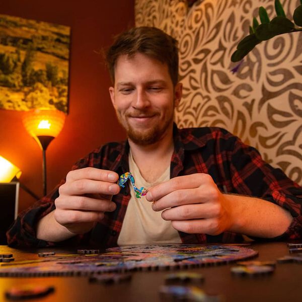 UNIDRAGON 314d&iacute;ln&eacute; dřevěn&eacute; puzzle Iridescent Chameleon 31 x 41 cm