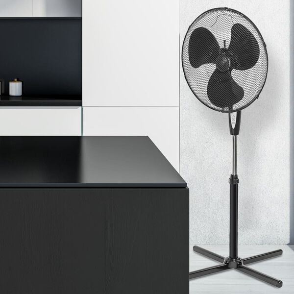 Bestron Stojanov&yacute; ventil&aacute;tor s d&aacute;lkov&yacute;m ovl&aacute;d&aacute;n&iacute;m 45 cm 45 W čern&yacute; ASV45ZR