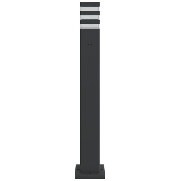 vidaXL Venkovn&iacute; stojac&iacute; lampa se z&aacute;suvkou čern&aacute; 80 cm hlin&iacute;k