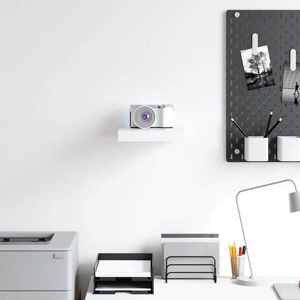 vidaXL Plovouc&iacute; n&aacute;stěnn&aacute; police b&iacute;l&aacute; 23 x 23,5 x 3,8 cm MDF