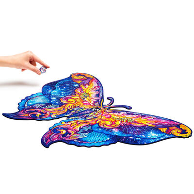 UNIDRAGON 700dílné dřevěné puzzle Intergalaxy Butterfly 60 x 44 cm