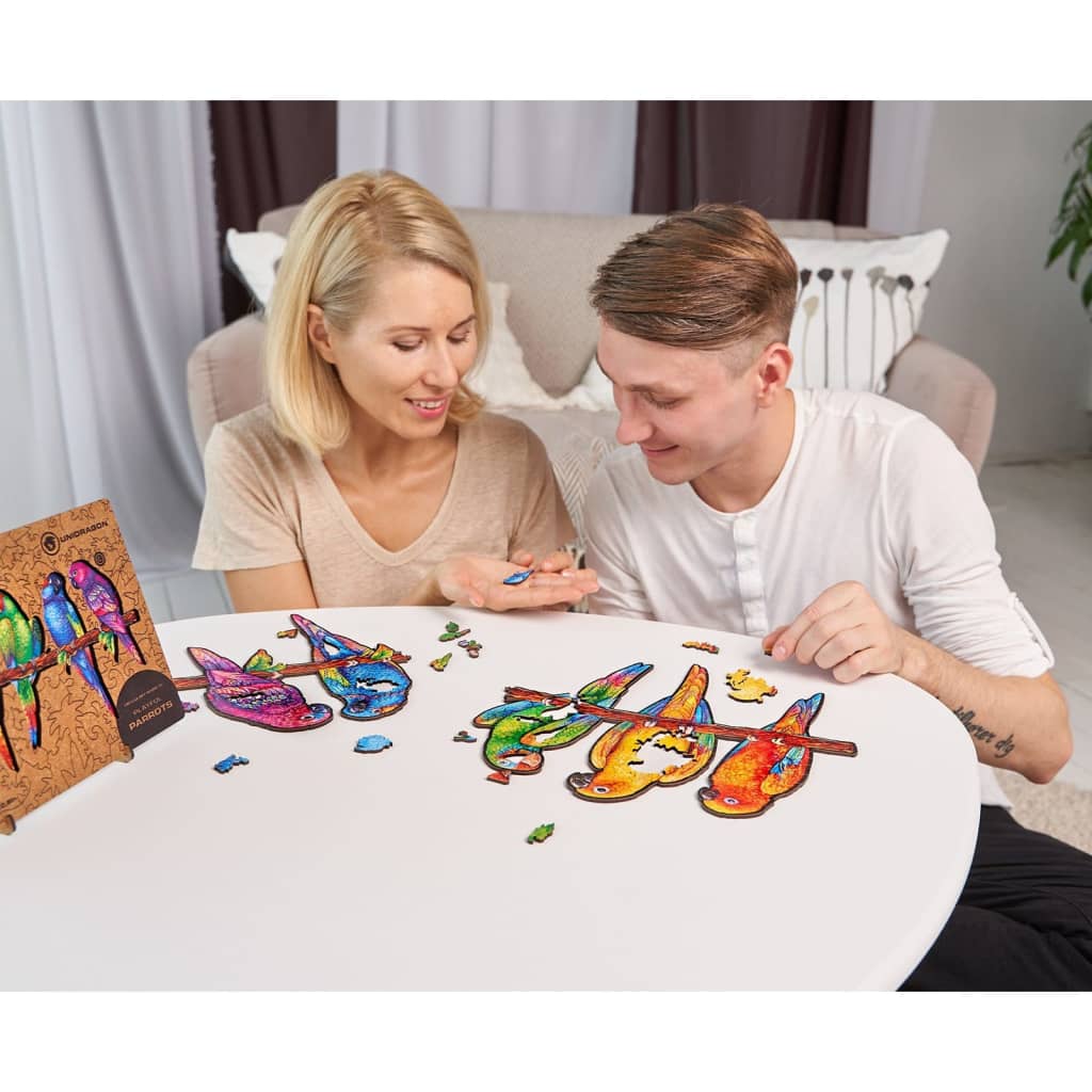 UNIDRAGON 193dílné dřevěné puzzle Playful Parrots střední 44 x 25 cm